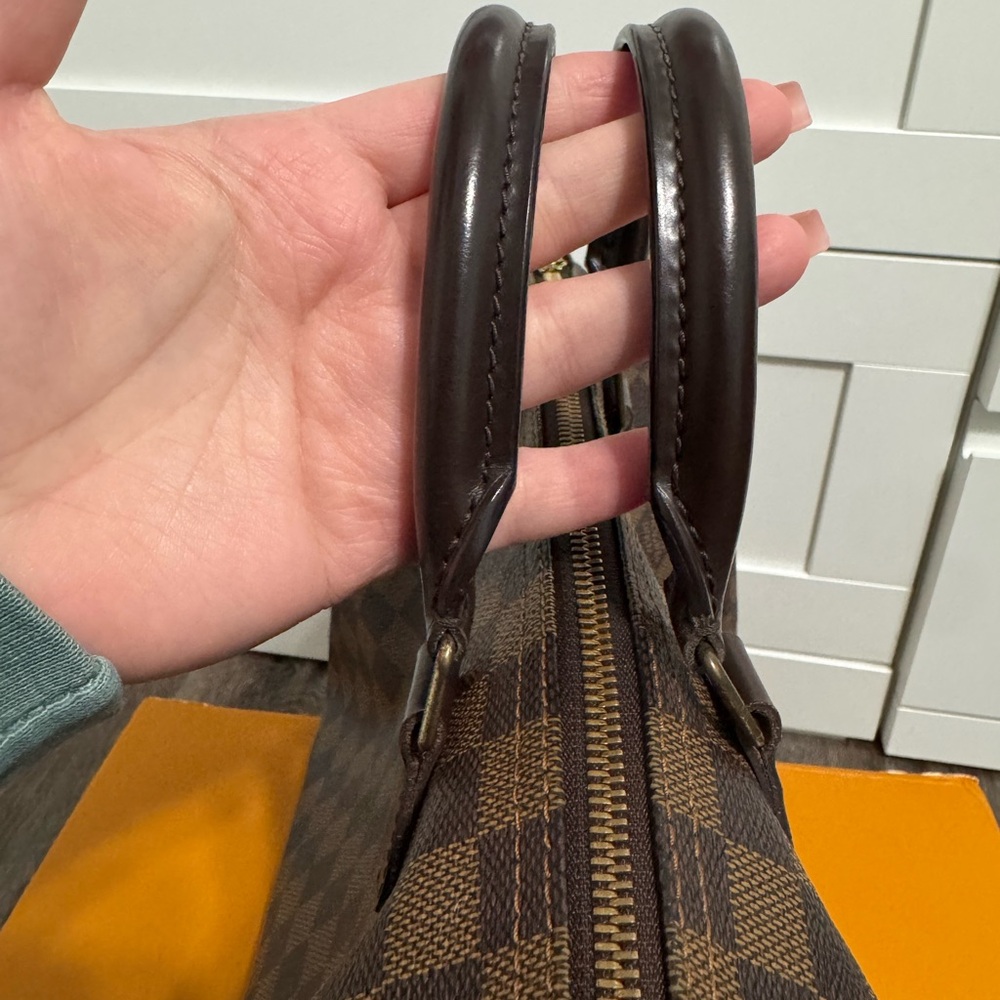 Louis Vuitton Damier Ebene Speedy 30 - Picture 8 of 16